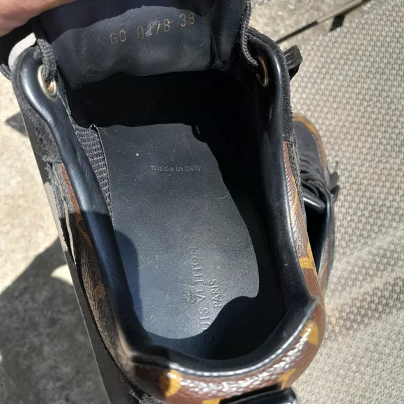 Louis Vuitton Sneakers - Picture 7 of 8